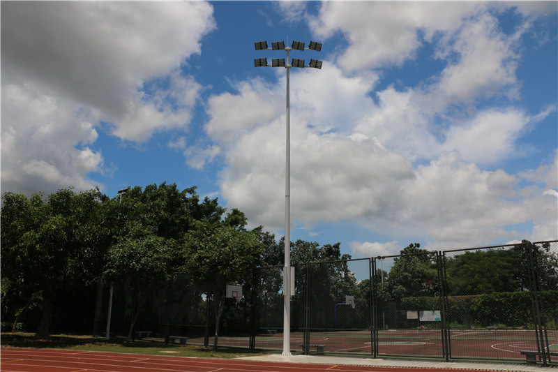 名称：爱游戏体育足球场灯杆一拖八